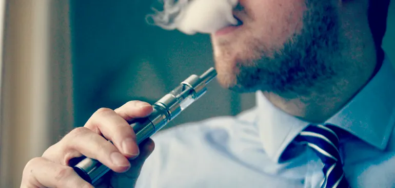 电子烟火灾隐患加剧 行业呼吁加强立法监管